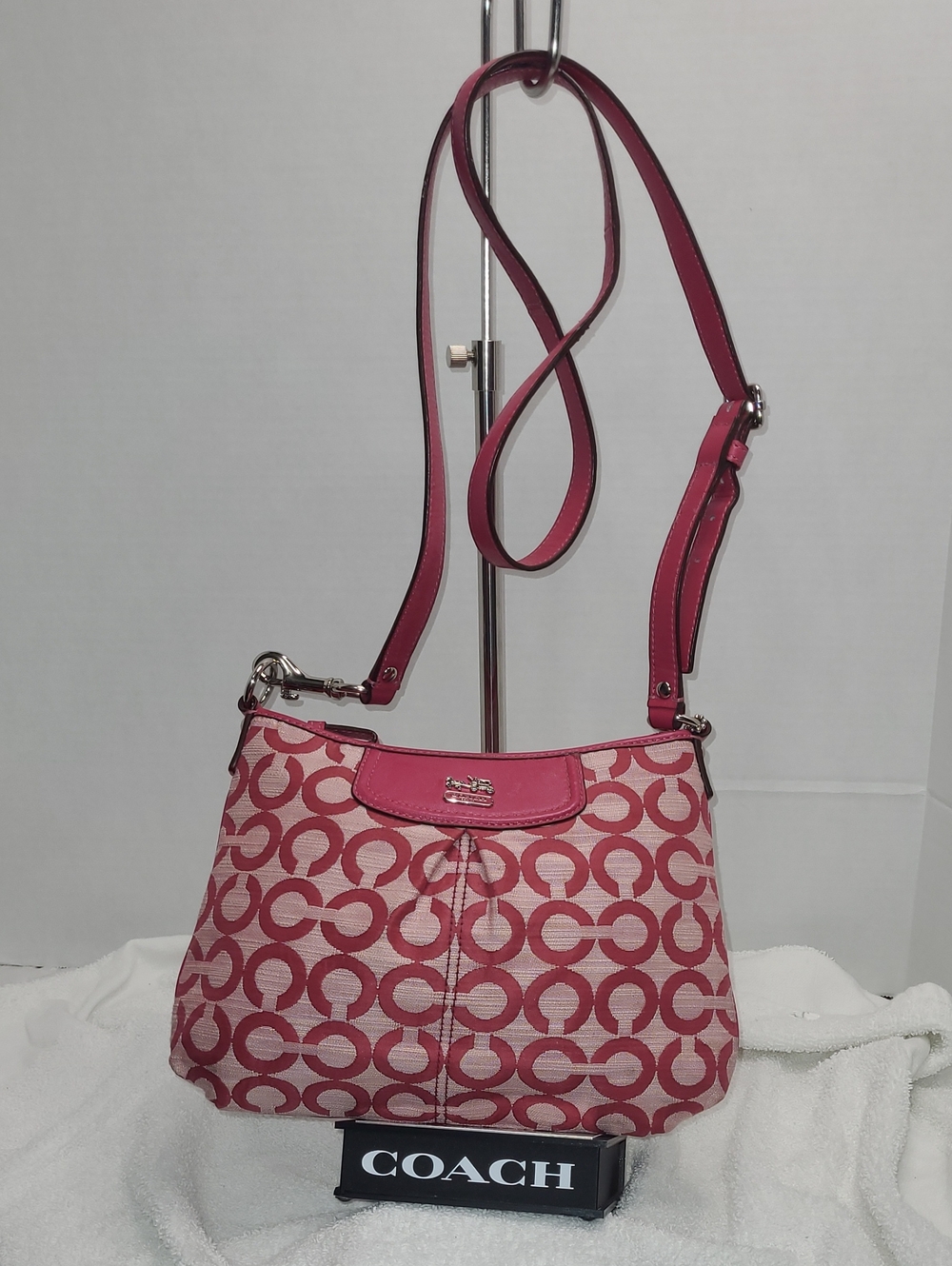Coach Madison Signature Op Art Small Crossbody Swingpack